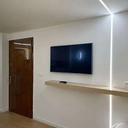 Tesa Studio Apartment Tirana